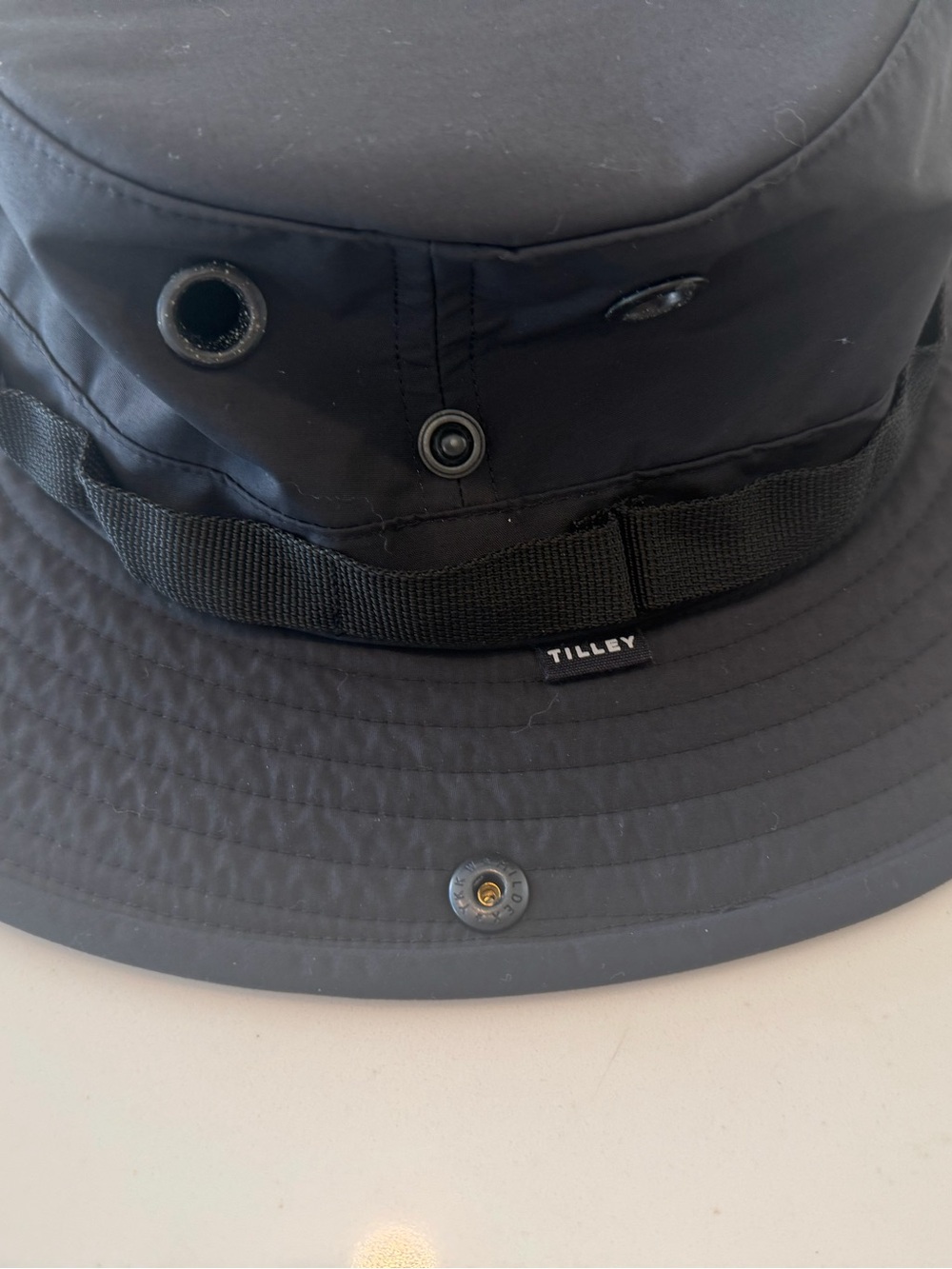 Tilley Black Utility Performance Hat with Chin Cord MEDIUM | Like New Canada